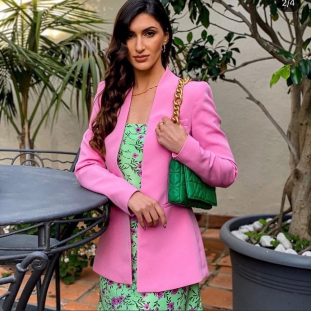 ❗️LAST CHANCE❗️Zara Lapelless Fitted Blazer